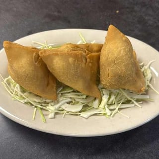 Vegetable Samosa 3 Pcs..