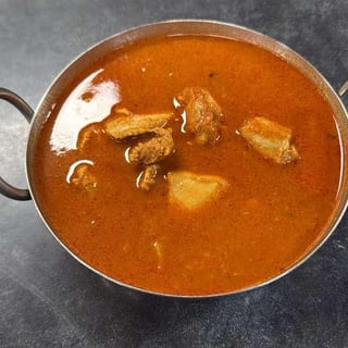 Chicken Vindaloo (With Rice)